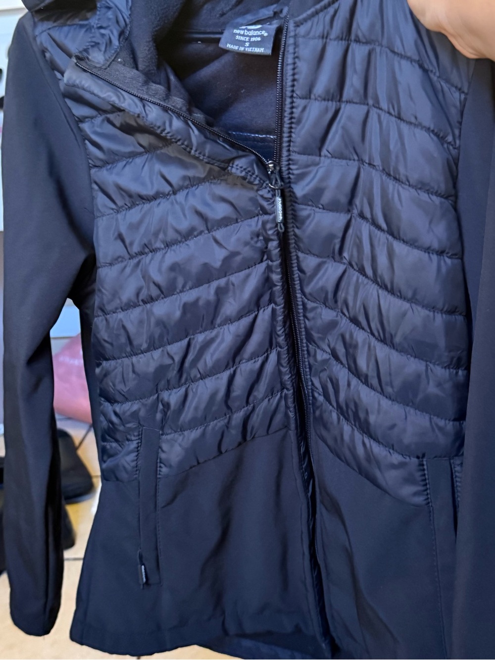 New Balance Women's Black Quilted Hybrid Jacket